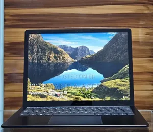 New Laptop Microsoft Surface 16GB Intel Core i7 SSD 256GB