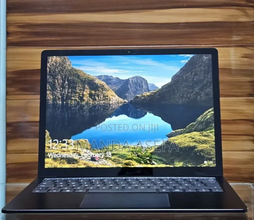 New Laptop Microsoft Surface 16GB Intel Core i7 SSD 256GB