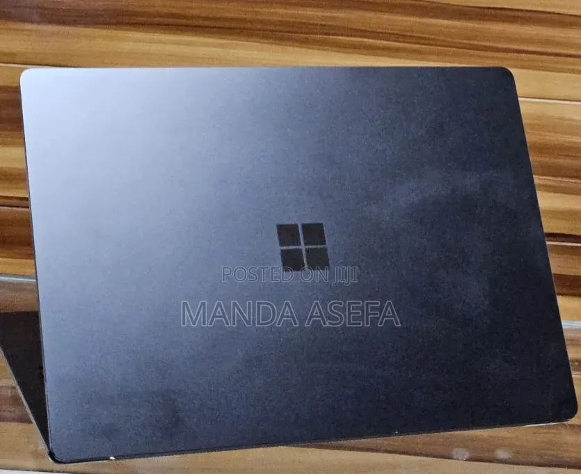 New Laptop Microsoft Surface 16GB Intel Core i7 SSD 256GB