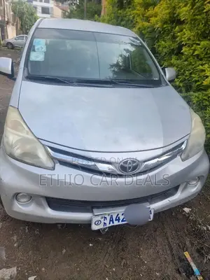 Toyota Avanza 2014 Gold