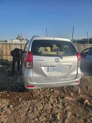 Toyota Avanza 2014 Gold