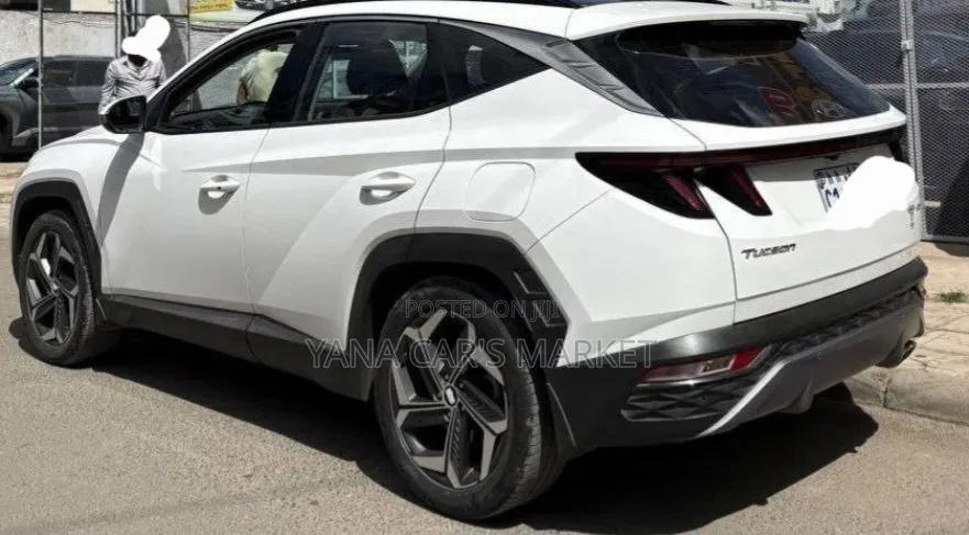 Hyundai Tucson 2022 White
