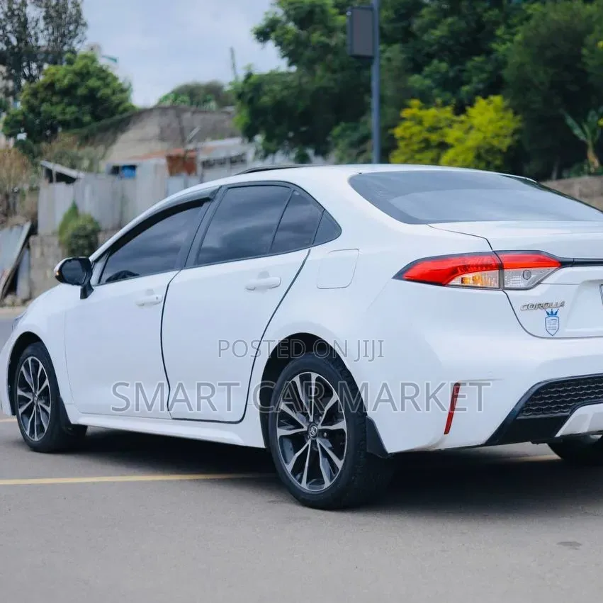 Toyota Corolla 2022 White