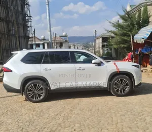 Toyota Grand Highlander Hybrid 2025 White