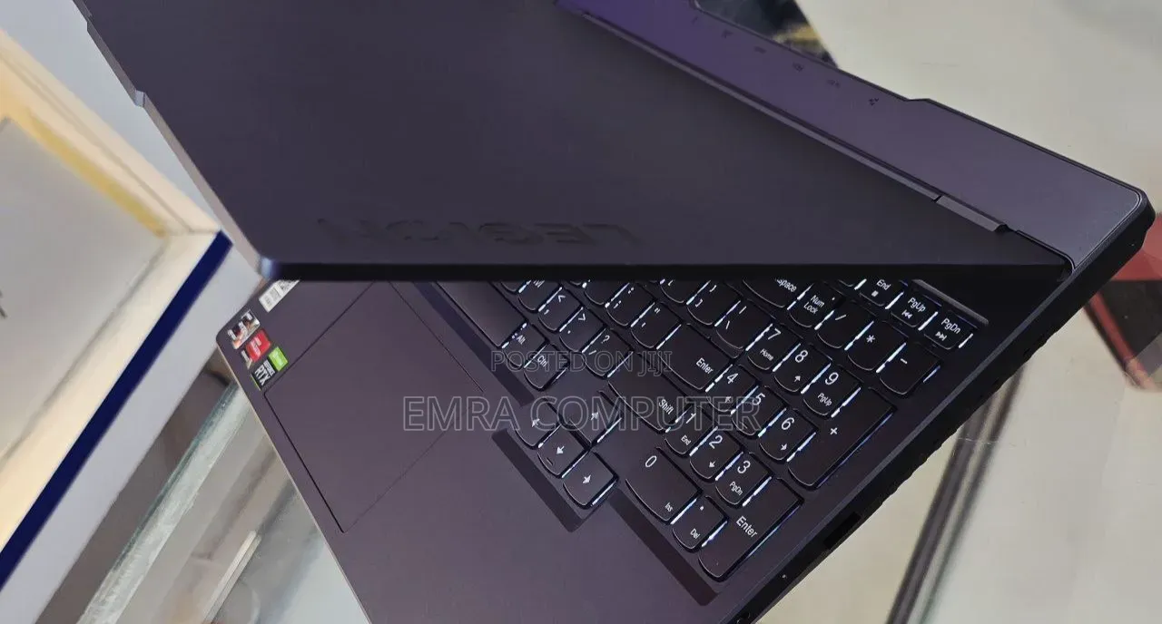 New Laptop Lenovo 16GB AMD Ryzen 7 SSD 512GB