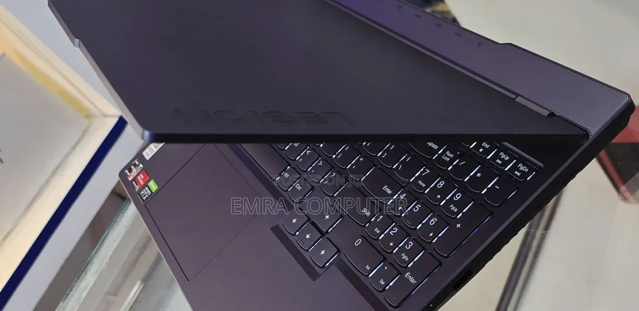 New Laptop Lenovo 16GB AMD Ryzen 7 SSD 512GB