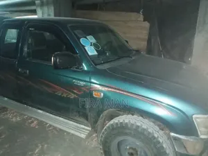 Toyota Hilux 2002 Green