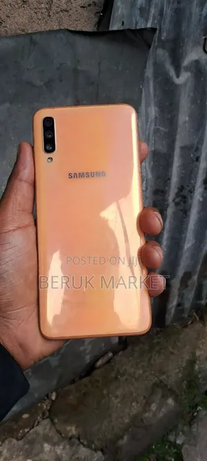 Samsung Galaxy A70 128 GB Bronze