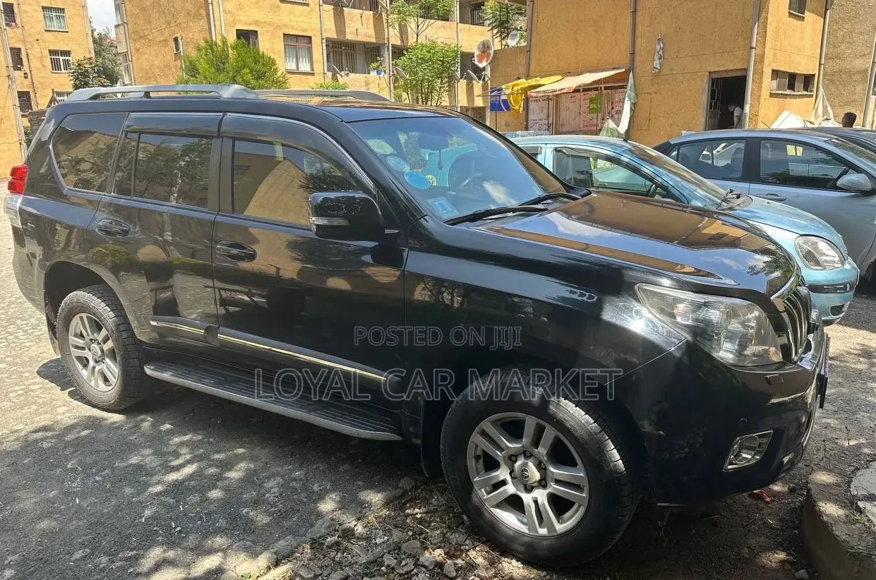 Toyota Land Cruiser Prado 2013 Black