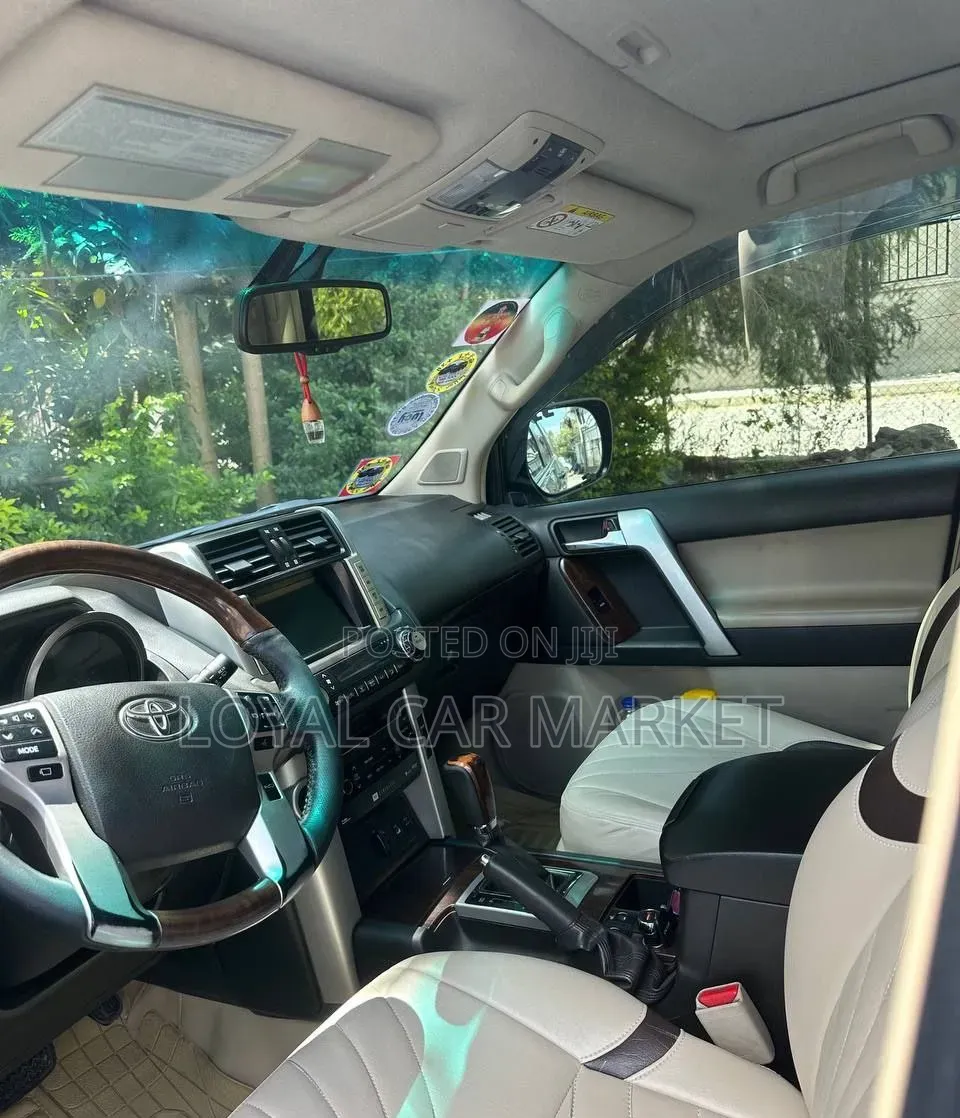 Toyota Land Cruiser Prado 2013 Black