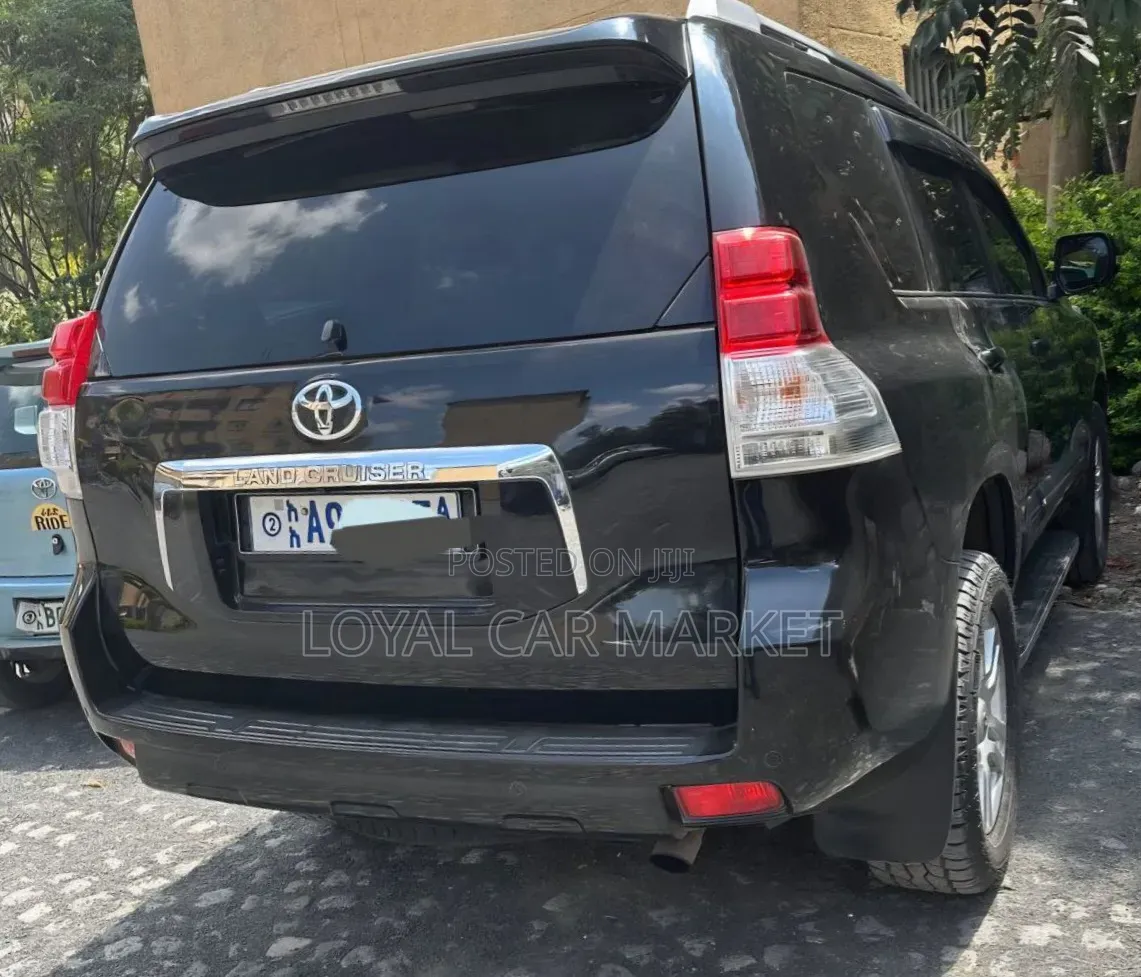 Toyota Land Cruiser Prado 2013 Black