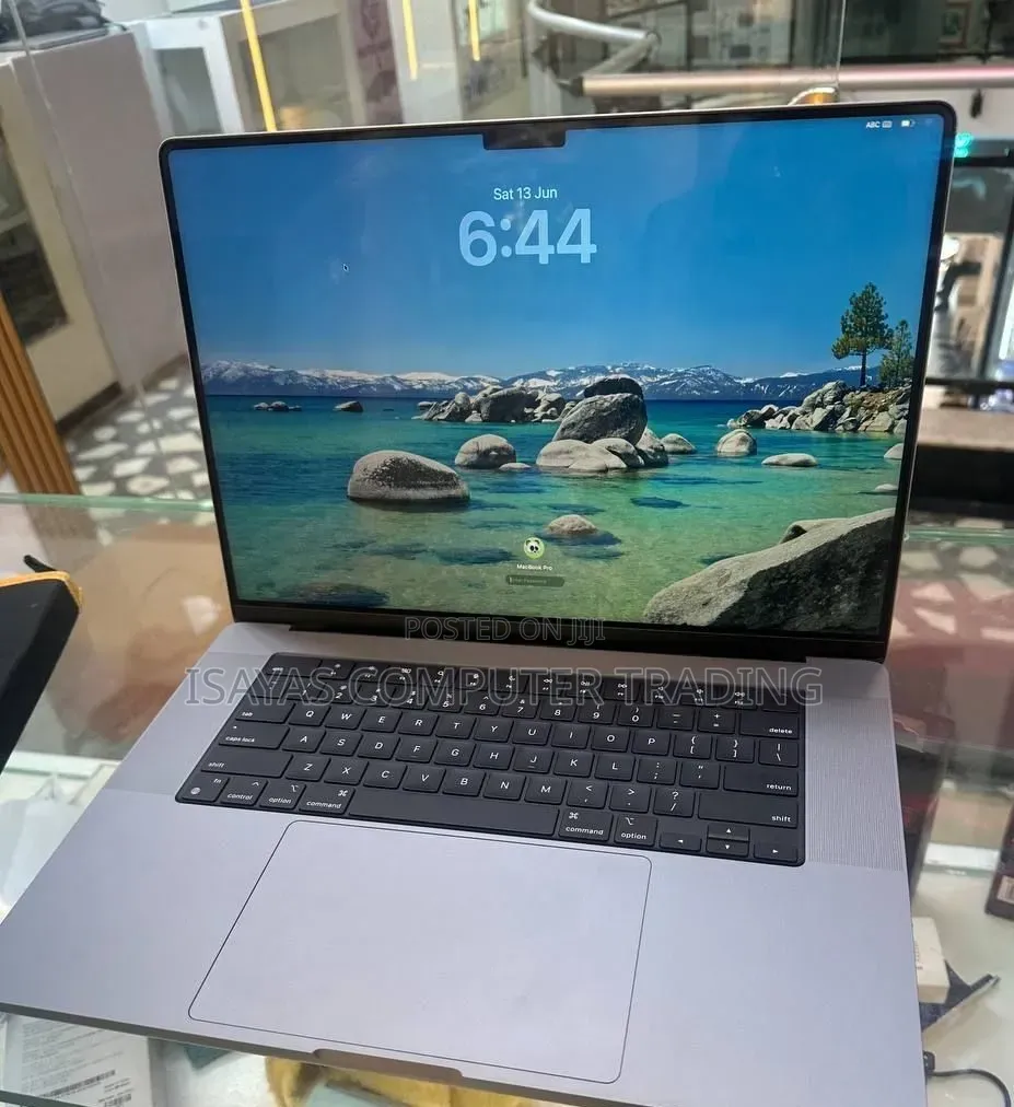 New Laptop Apple MacBook Pro 2021 M1 32GB Apple M1 Pro SSD 512GB