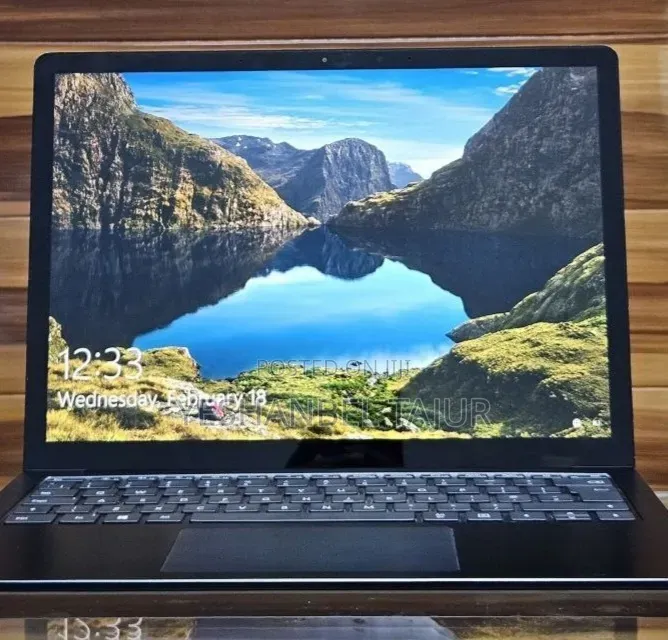 New Laptop Microsoft Surface 16GB Intel Core i7 SSD 256GB
