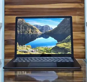 New Laptop Microsoft Surface 16GB Intel Core i7 SSD 256GB