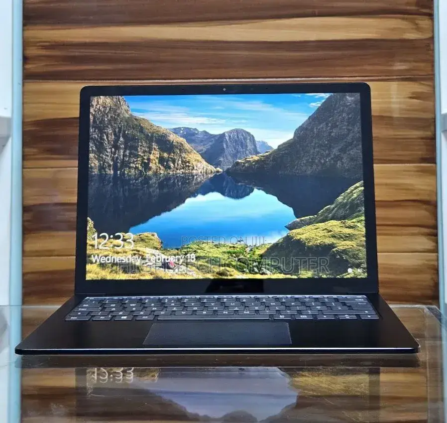 New Laptop Microsoft Surface 16GB Intel Core i7 SSD 256GB