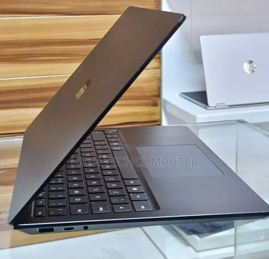 New Laptop Microsoft Surface 16GB Intel Core i7 SSD 256GB