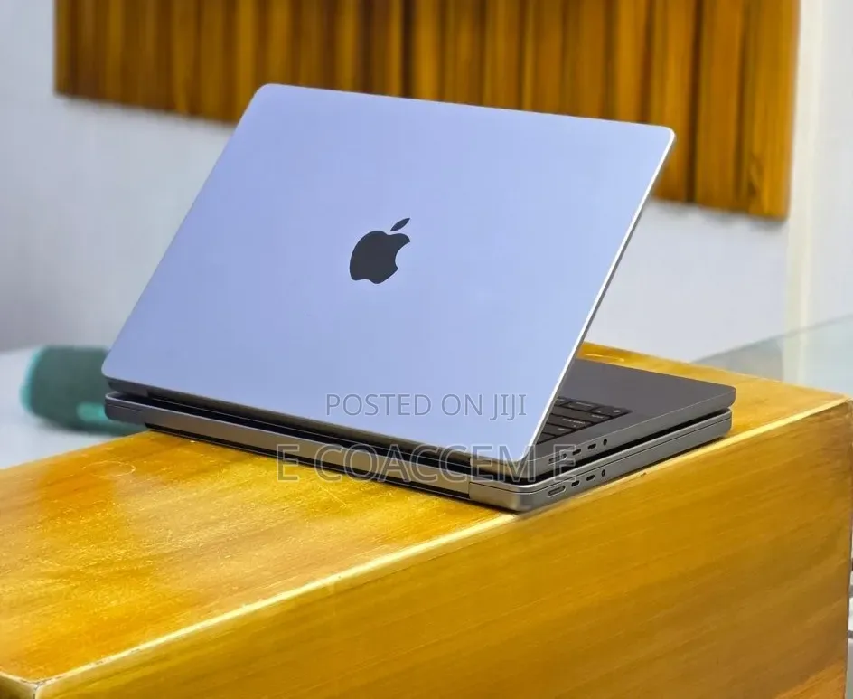 New Laptop Apple MacBook 32GB SSD 512GB