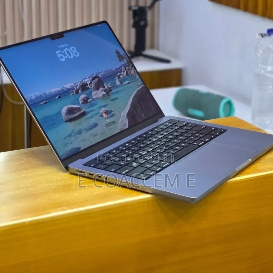 New Laptop Apple MacBook 32GB SSD 512GB