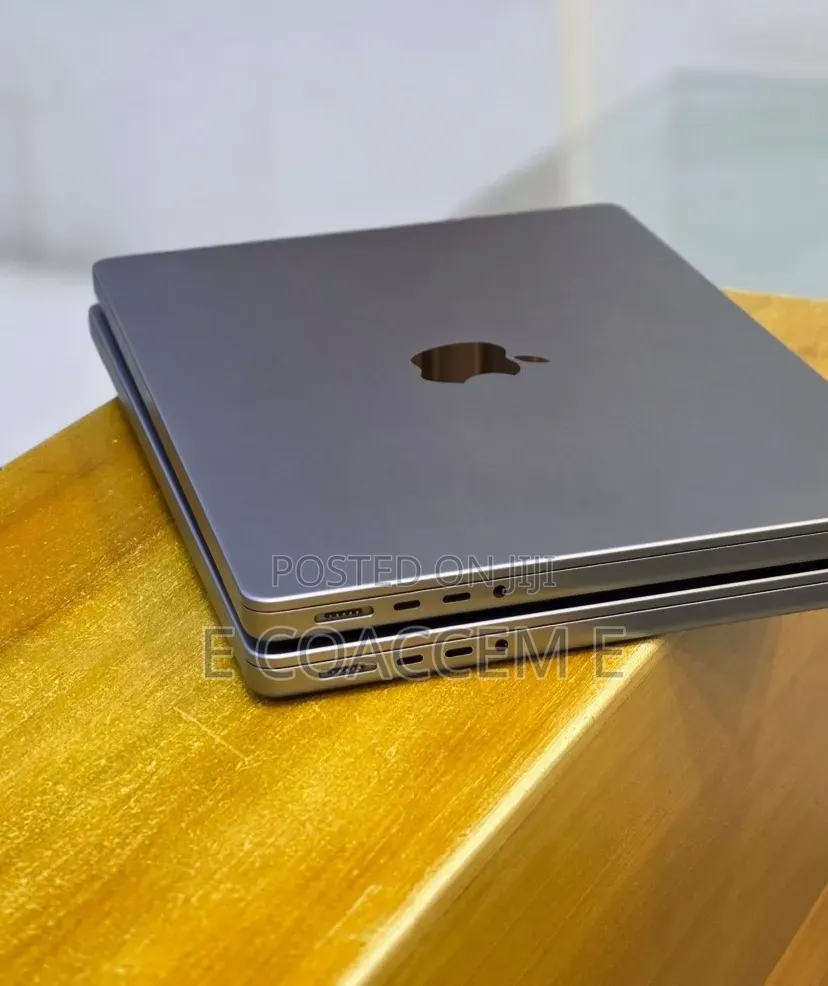 New Laptop Apple MacBook 32GB SSD 512GB