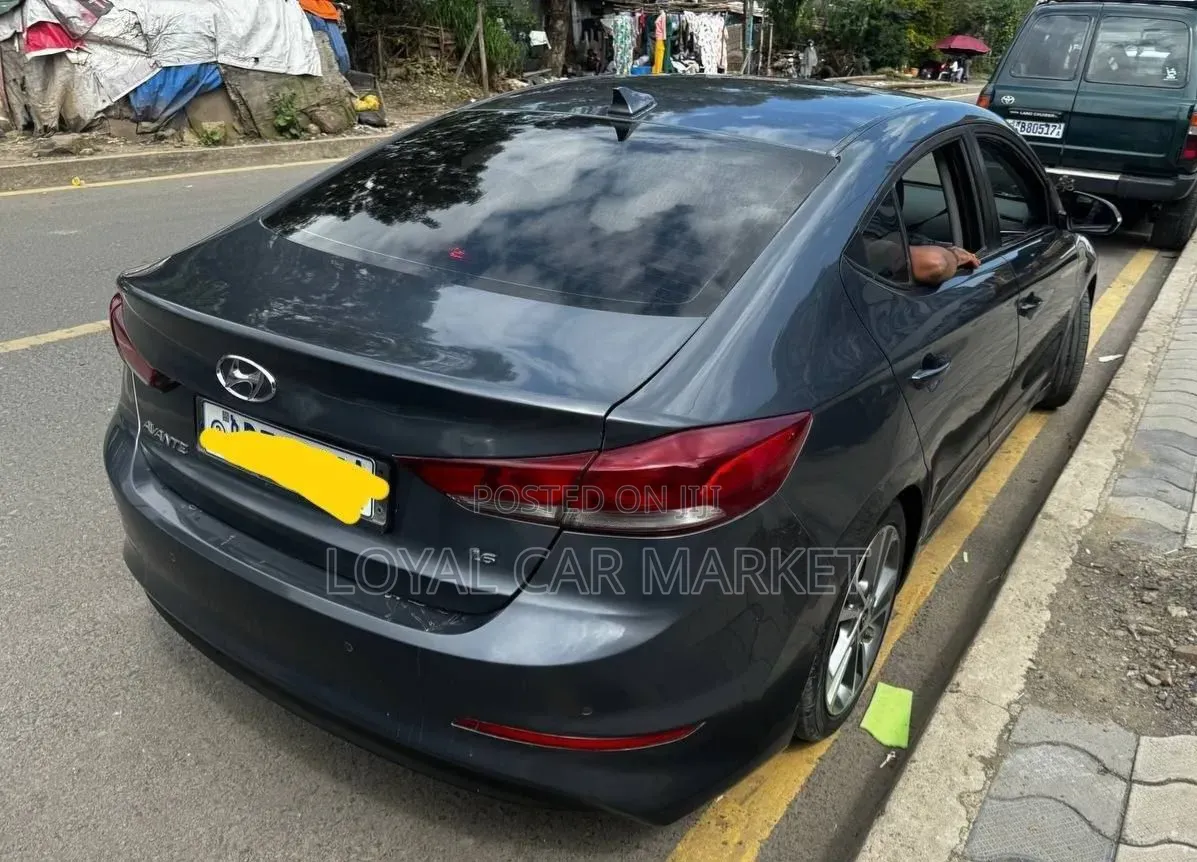 Hyundai Avante 2018 Gray
