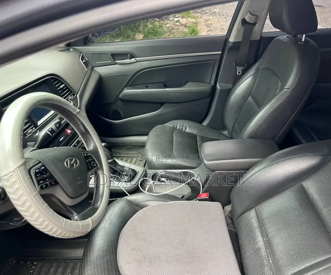 Hyundai Avante 2018 Gray