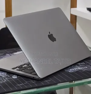 New Laptop Apple MacBook 8GB Intel Core i5 SSD 512GB