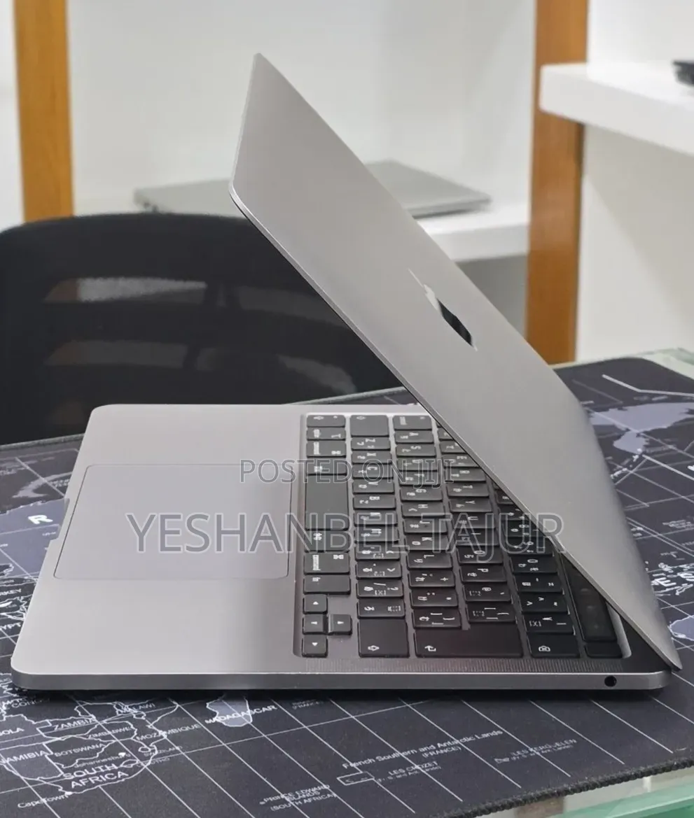 New Laptop Apple MacBook 8GB Intel Core i5 SSD 512GB