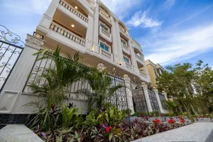 Furnished 8bdrm House in Bole for sale