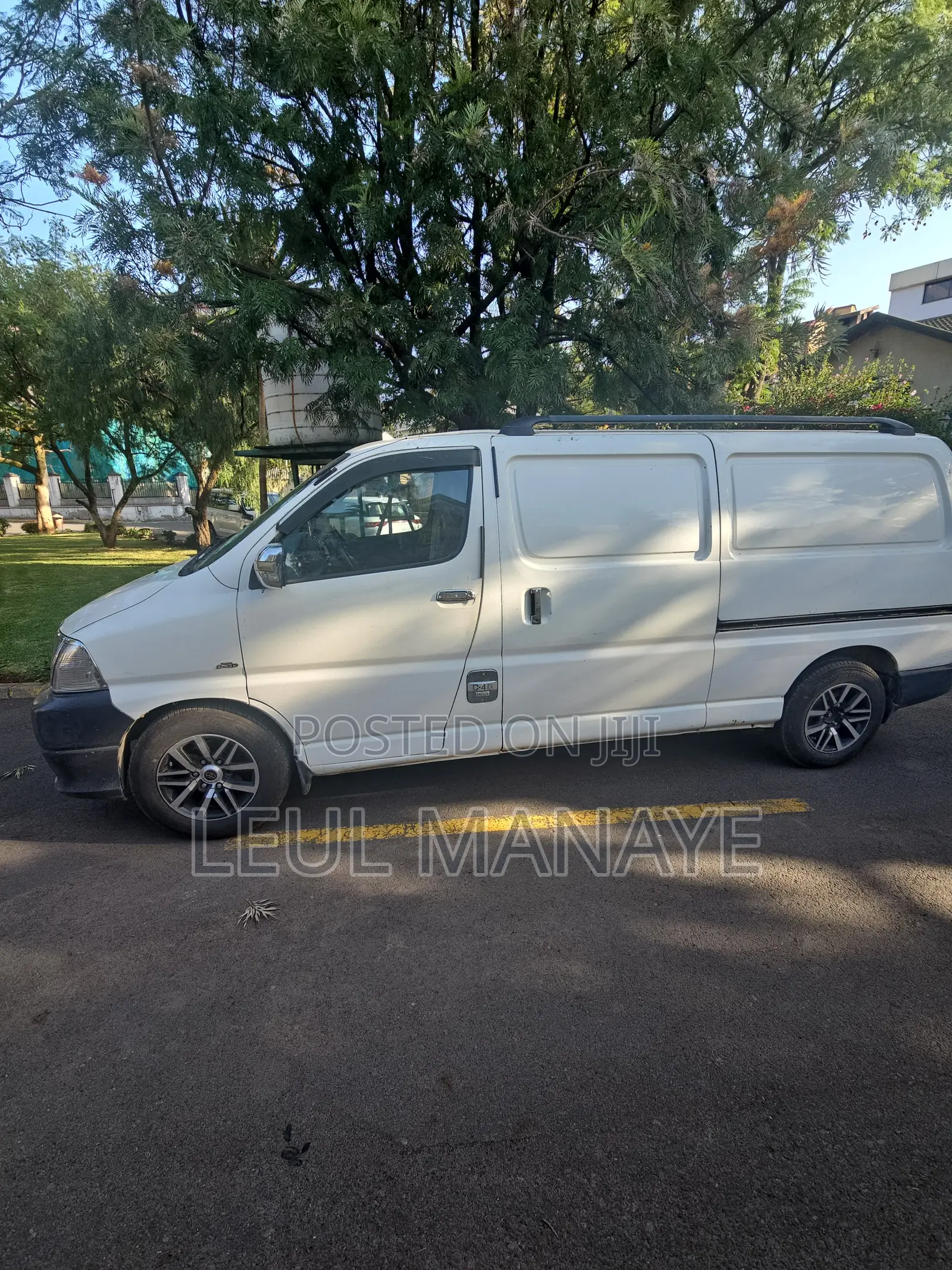 Toyota HiAce 2008 White