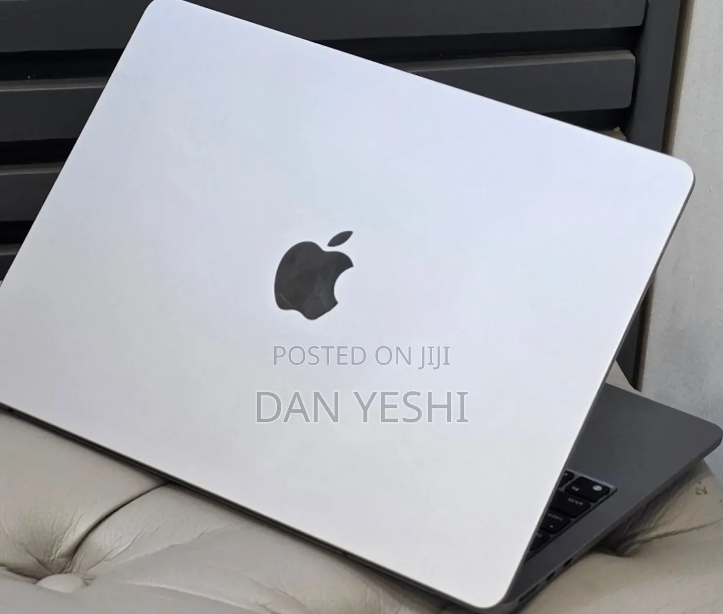 New Laptop Apple MacBook Air 2022 M2 8GB Apple M2 SSD 256GB
