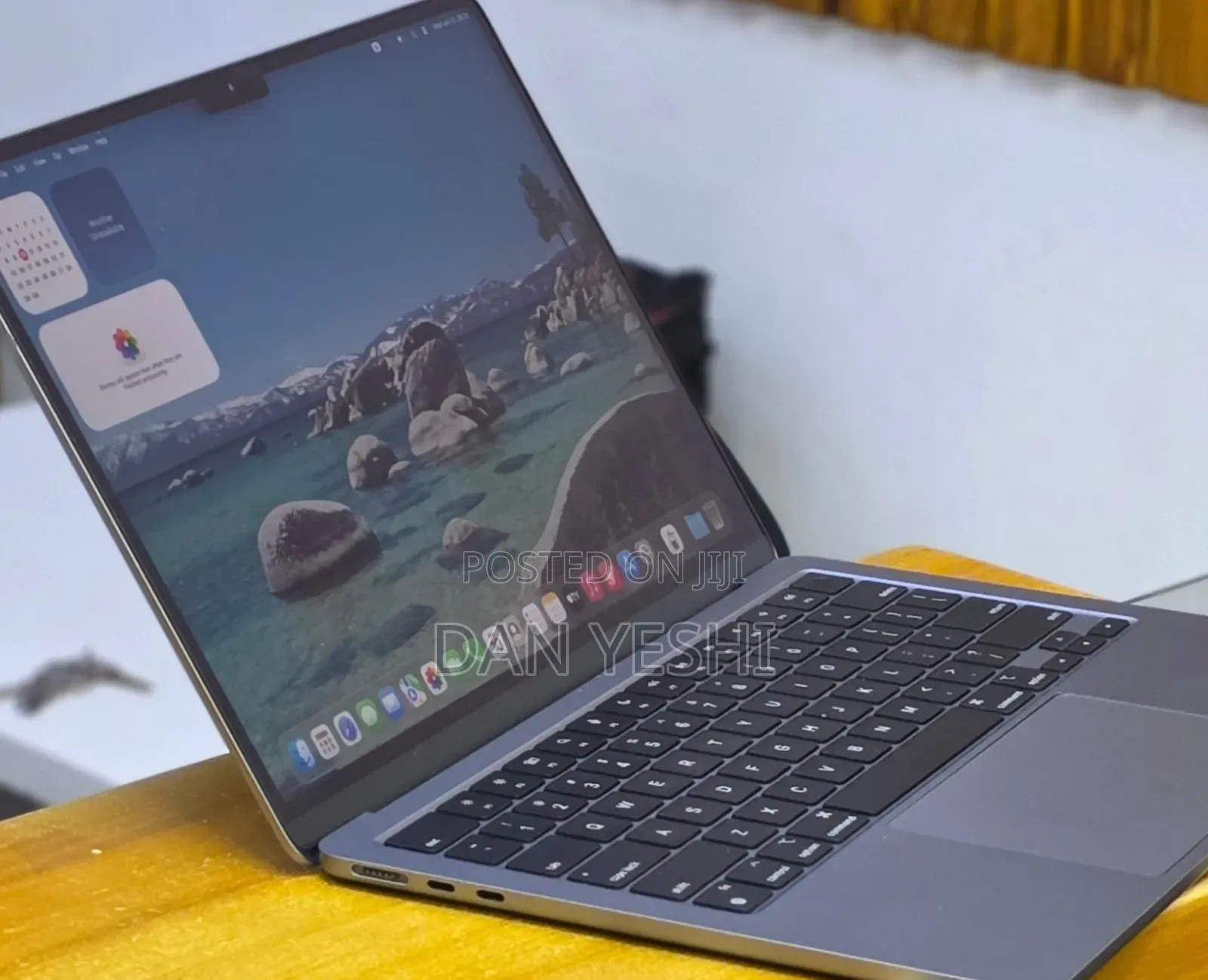 New Laptop Apple MacBook Air 2022 M2 8GB Apple M2 SSD 256GB