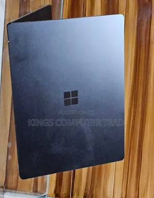 New Laptop Microsoft Surface 16GB Intel Core i7 SSD 256GB
