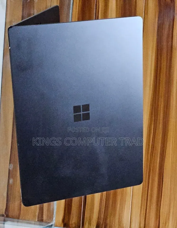 New Laptop Microsoft Surface 16GB Intel Core i7 SSD 256GB