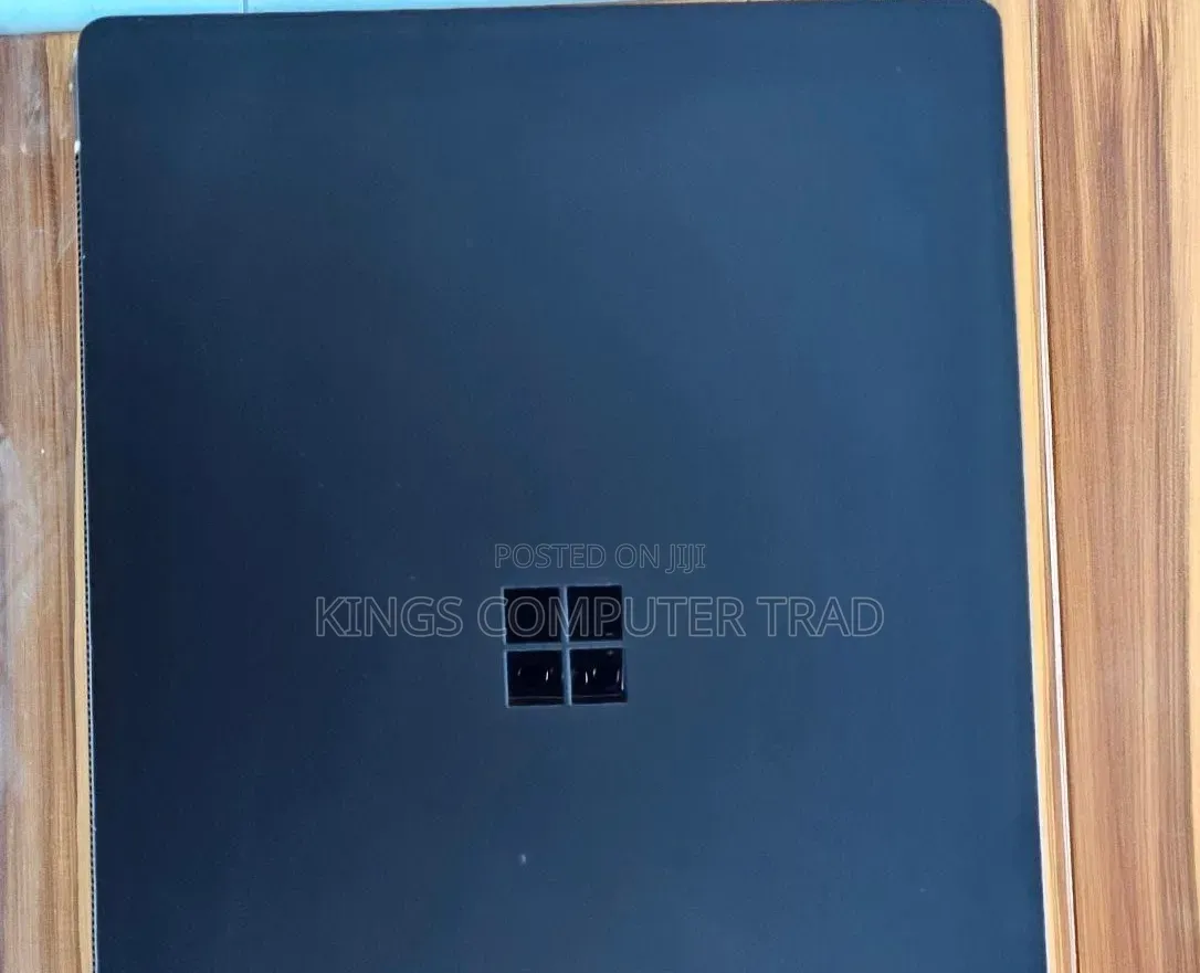 New Laptop Microsoft Surface 16GB Intel Core i7 SSD 256GB