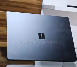 New Laptop Microsoft Surface 16GB Intel Core i7 SSD 256GB