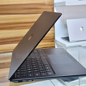 New Laptop Microsoft Surface 16GB Intel Core i7 SSD 256GB