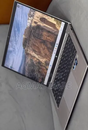 New Laptop HP ZBook Firefly G9 16GB Intel Core i5 SSD 512GB
