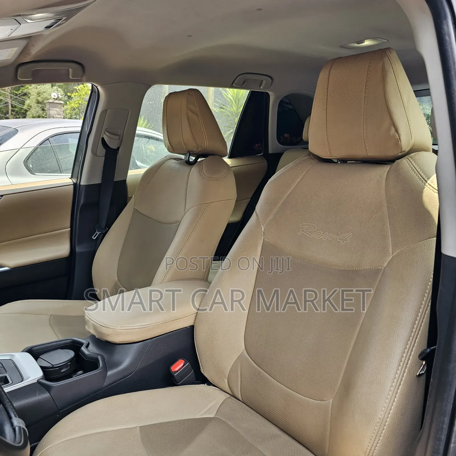 Toyota RAV4 2022 White