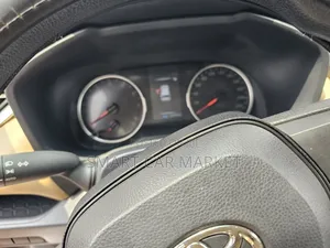 Toyota RAV4 2022 White