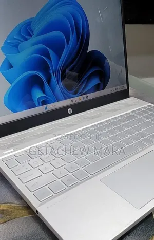 New Laptop HP Pavilion 15 8GB Intel Core i5 SSD 512GB