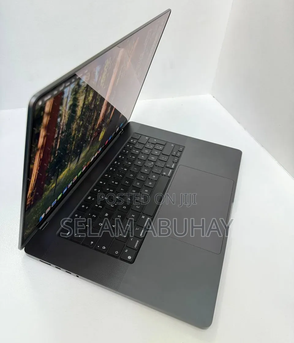 New Laptop Apple MacBook Pro 2024 M3 18GB Apple M3 Max SSD 512GB