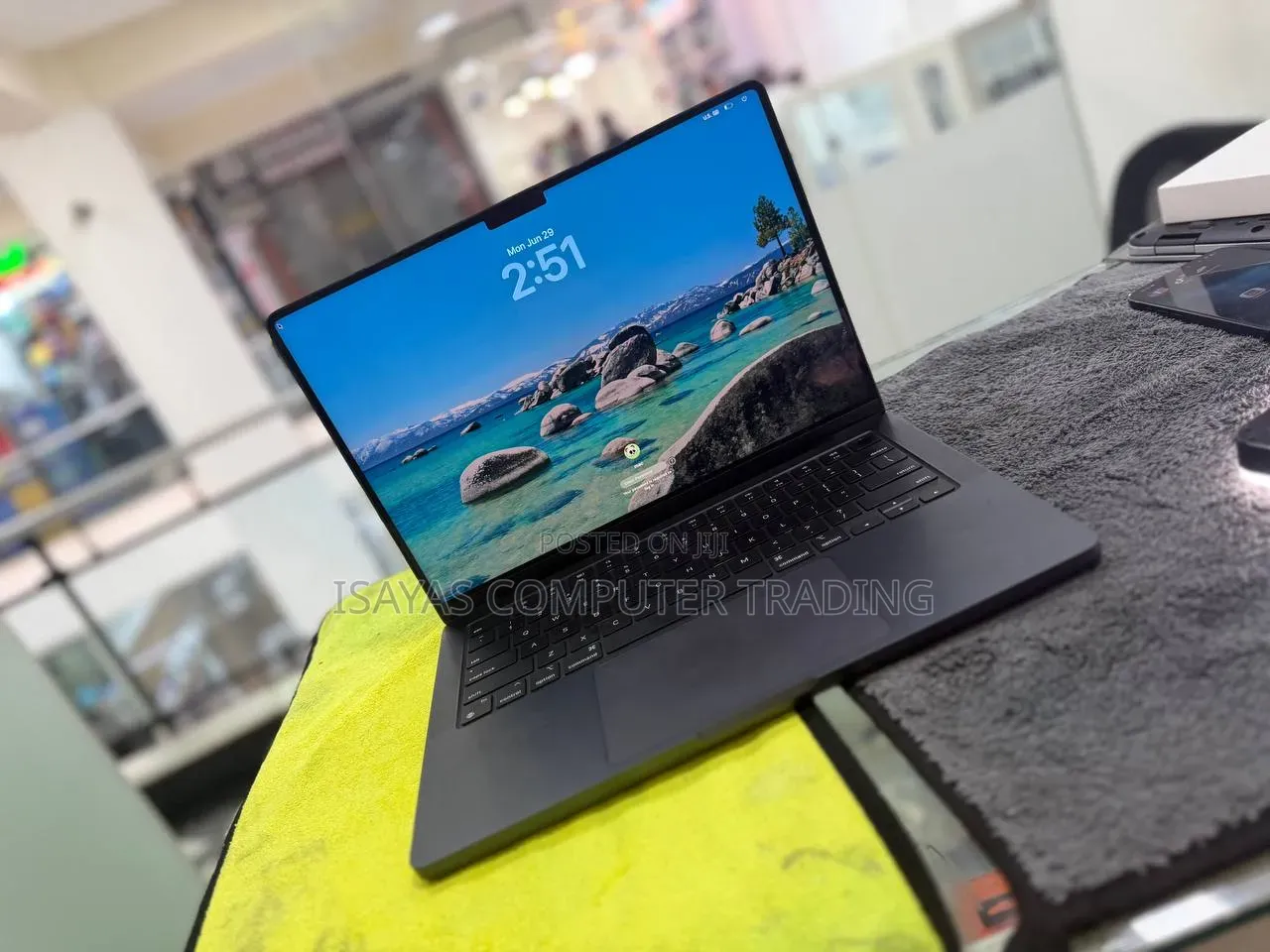 New Laptop Apple MacBook Pro 2024 M4 24GB Apple M4 Pro SSD 512GB