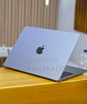 New Laptop Apple MacBook Air 2022 M2 8GB Apple M2 SSD 256GB