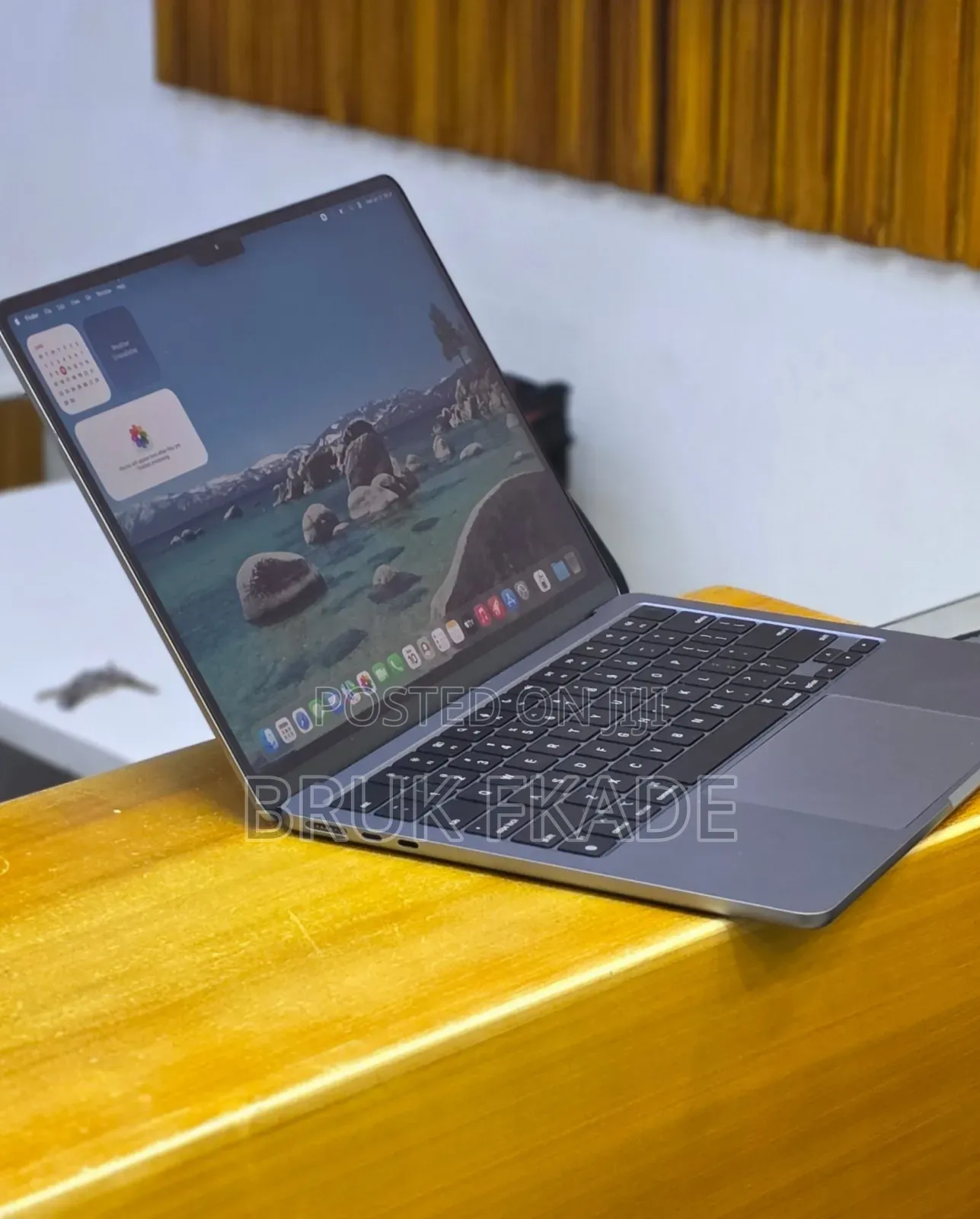 New Laptop Apple MacBook Air 2022 M2 8GB Apple M2 SSD 256GB