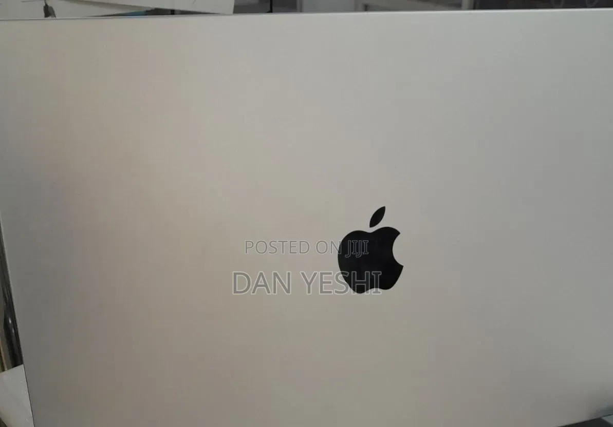 New Laptop Apple MacBook 32GB Apple M1 Pro SSD 1T