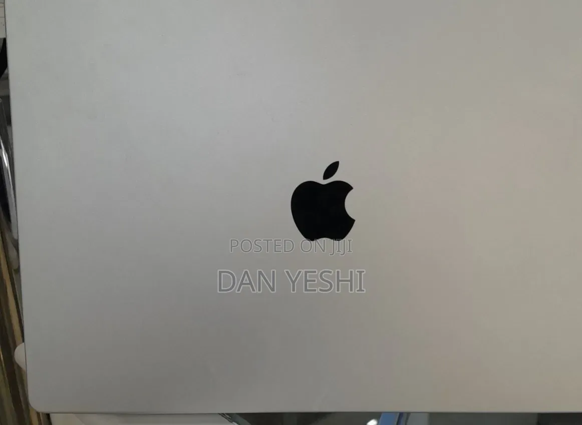 New Laptop Apple MacBook 32GB Apple M1 Pro SSD 1T
