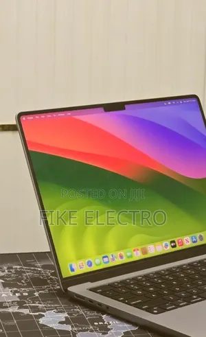 New Laptop Apple MacBook Pro 2023 M3 8GB Apple M3 SSD 512GB