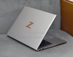 New Laptop HP ZBook Firefly G9 16GB Intel Core i5 SSD 512GB
