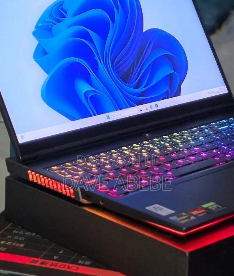 New Laptop Lenovo 32GB AMD Ryzen 7 SSD 1T