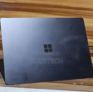 New Laptop Microsoft Surface 16GB Intel Core i7 SSD 256GB